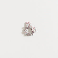 Load image into Gallery viewer, SCRUNCHIE / MINT FLOWERS GAUZE