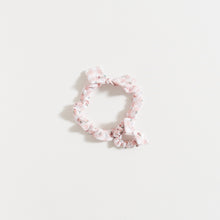 Load image into Gallery viewer, SCRUNCHIE / PINK PLAID W/ FLOWERS