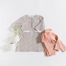Load image into Gallery viewer, SCRUNCHIE / MINT FLOWERS GAUZE