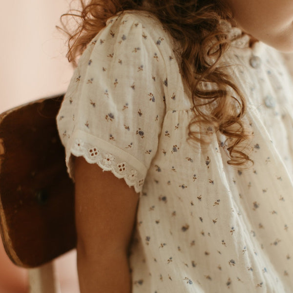 DRESS / DUSTY BLUE FLOWERS GAUZE