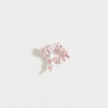 Load image into Gallery viewer, SCRUNCHIE / PINK PLAID W/ FLOWERS