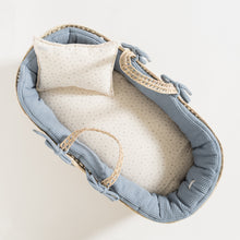 Load image into Gallery viewer, MOSES BASKET SET / DUSTY BLUE HONEYCOMB-DUSTY BLUE FLOWERS GAUZE